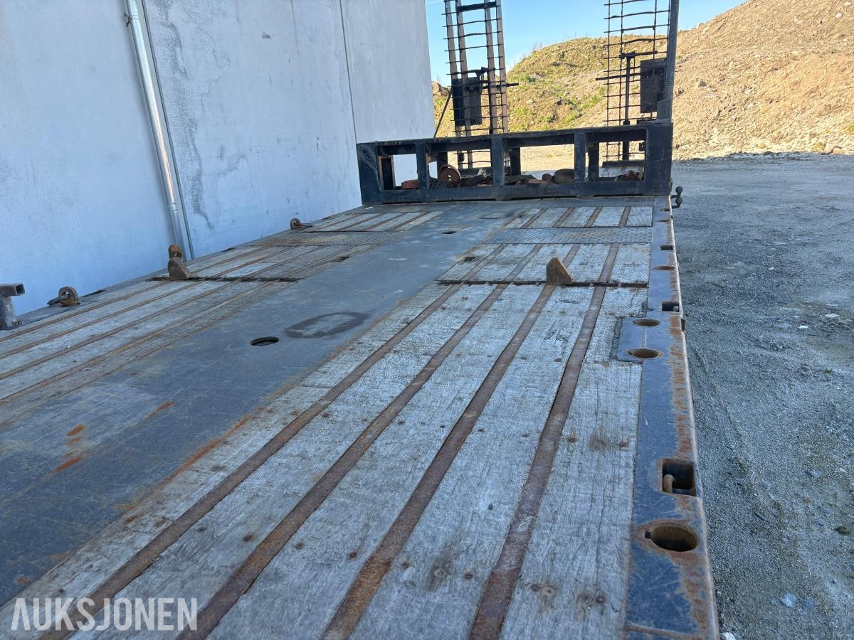 2011 HRD maskintralle med hydrauliske ramper – uttrekk 6 meter
