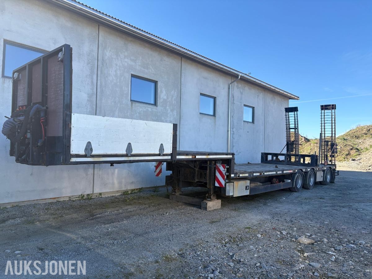 2011 HRD maskintralle med hydrauliske ramper – uttrekk 6 meter