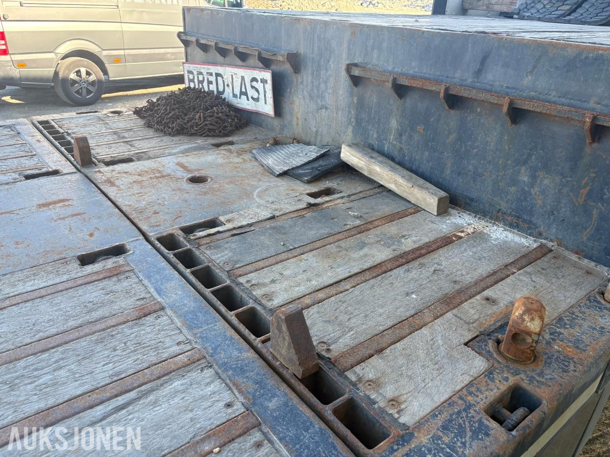 2011 HRD maskintralle med hydrauliske ramper – uttrekk 6 meter