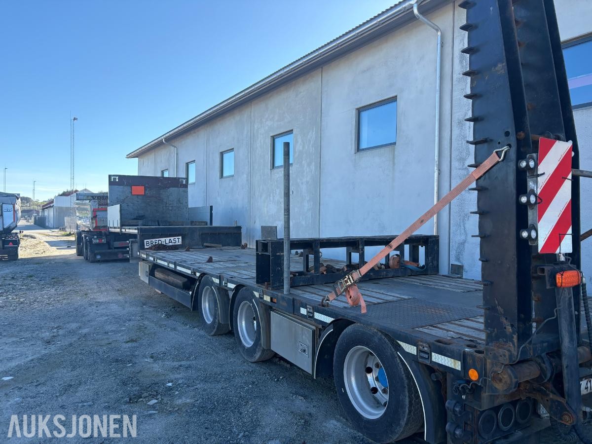 2011 HRD maskintralle med hydrauliske ramper – uttrekk 6 meter