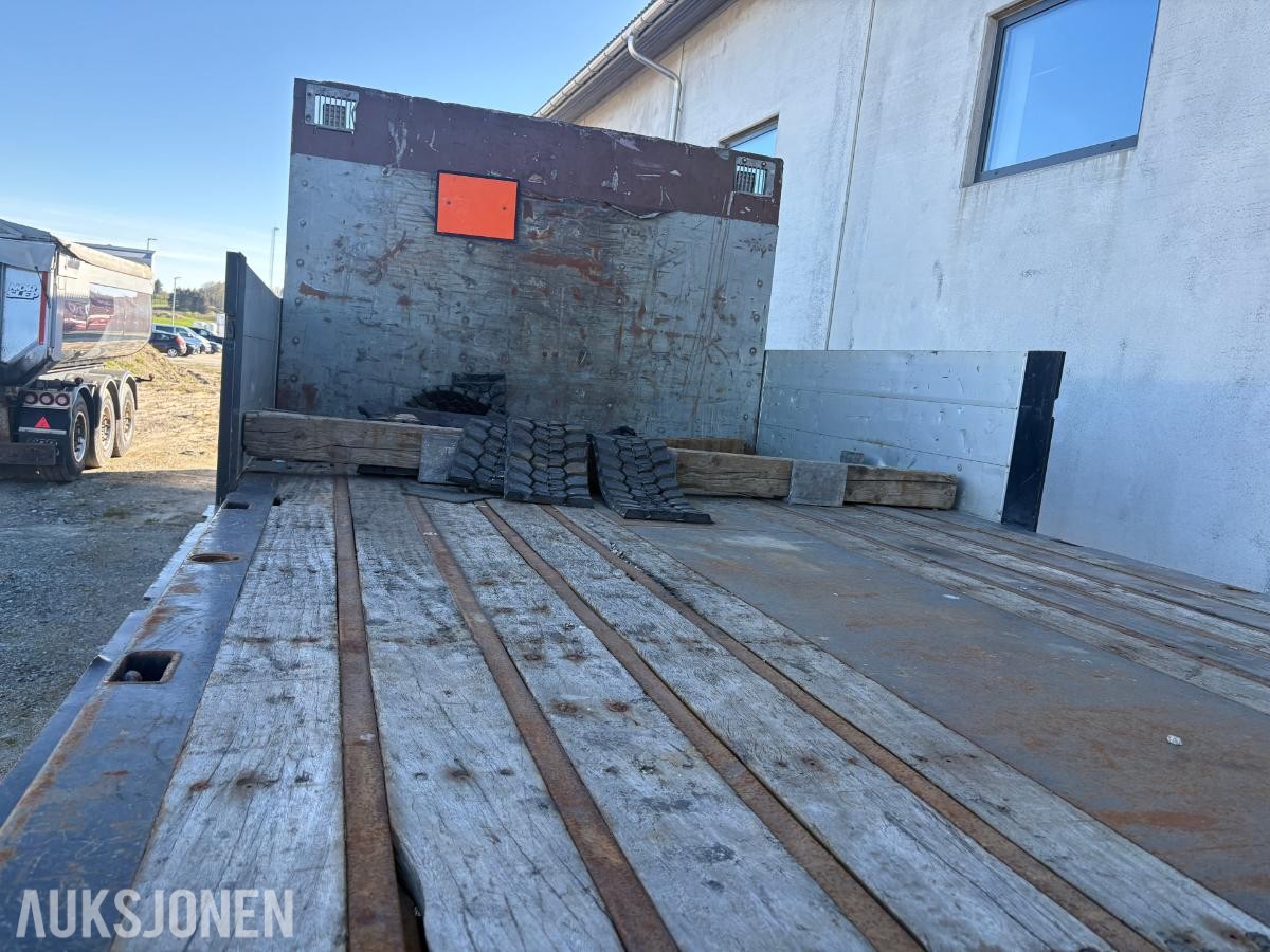 2011 HRD maskintralle med hydrauliske ramper – uttrekk 6 meter