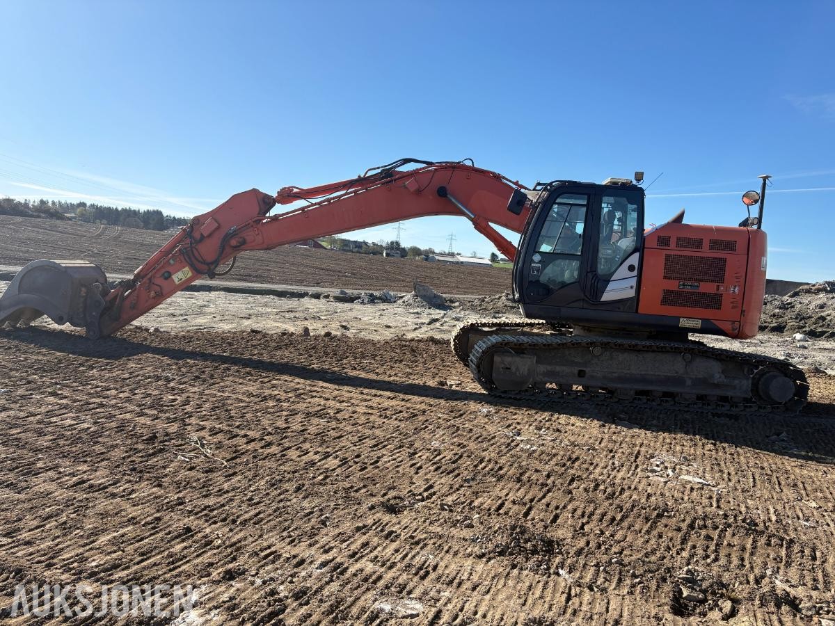 2014 Hitachi ZX225USRLC-5B gravemaskin pusseskuff og Engcon tiltrotator