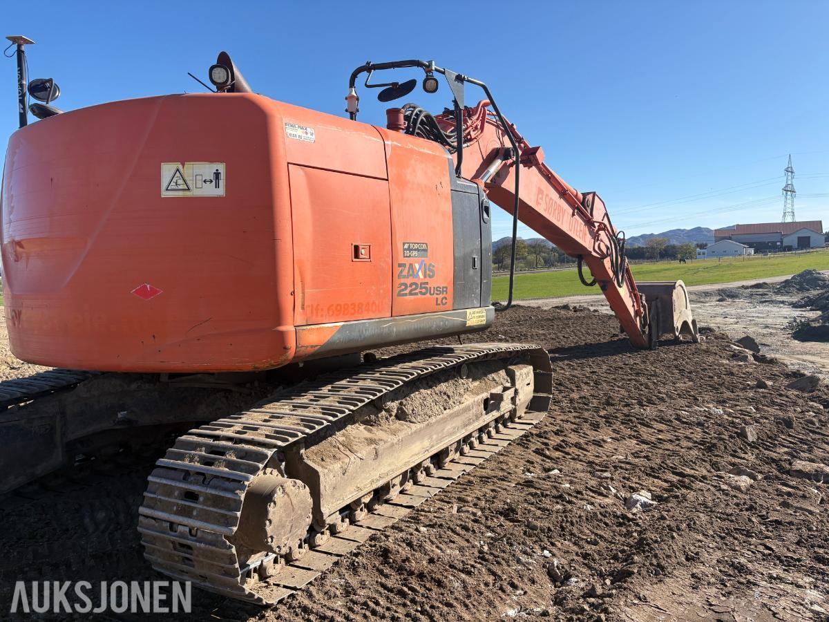 2014 Hitachi ZX225USRLC-5B gravemaskin pusseskuff og Engcon tiltrotator