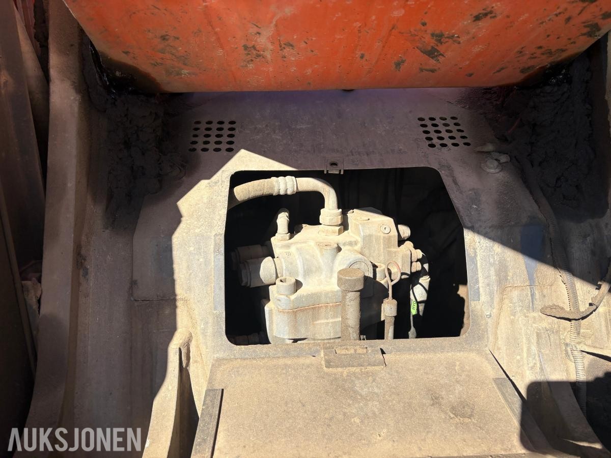2014 Hitachi ZX225USRLC-5B gravemaskin pusseskuff og Engcon tiltrotator