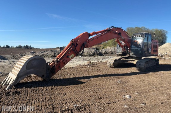 2014 Hitachi ZX225USRLC-5B gravemaskin pusseskuff og Engcon tiltrotator 