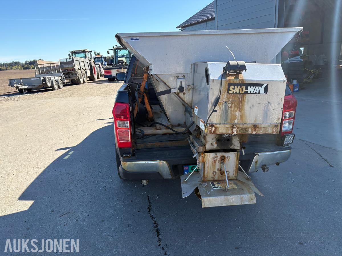 2013 Isuzu D-max 2.5-163 D 4WD, 168295km plog strøapparat brøyterigget