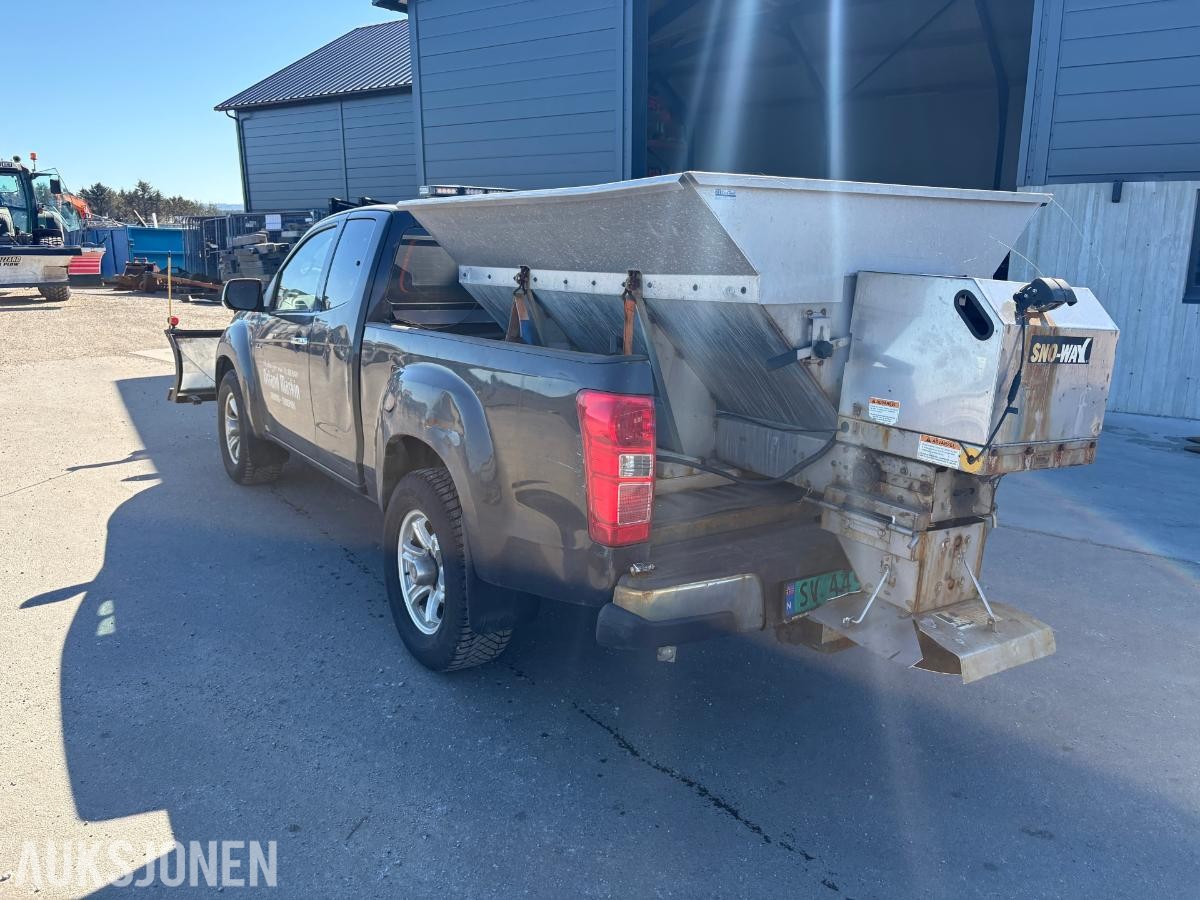 2013 Isuzu D-max 2.5-163 D 4WD, 168295km plog strøapparat brøyterigget