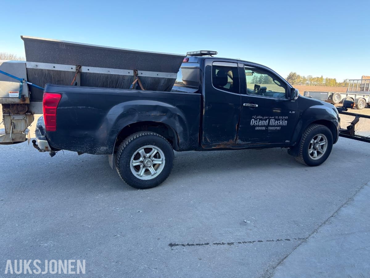 2013 Isuzu D-max 2.5-163 D 4WD, 168295km plog strøapparat brøyterigget