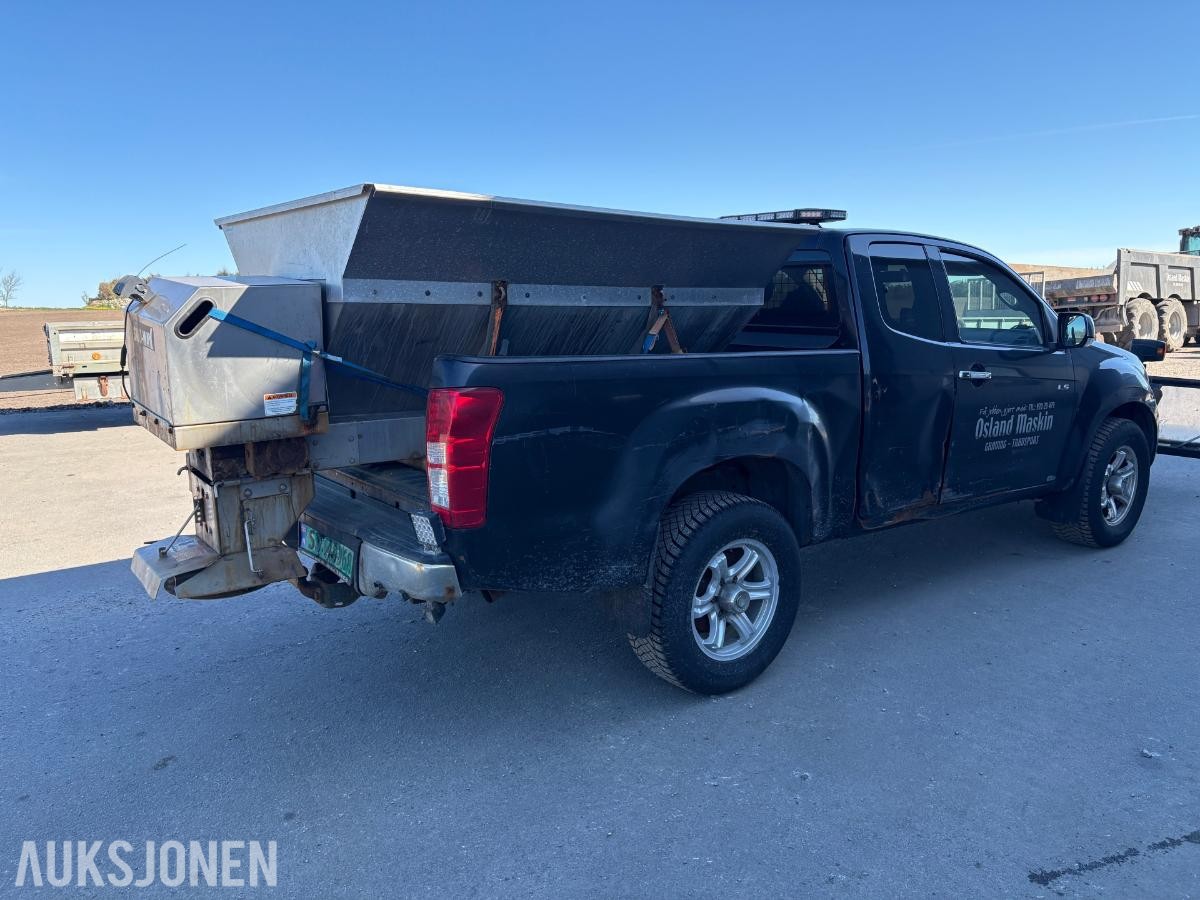 2013 Isuzu D-max 2.5-163 D 4WD, 168295km plog strøapparat brøyterigget