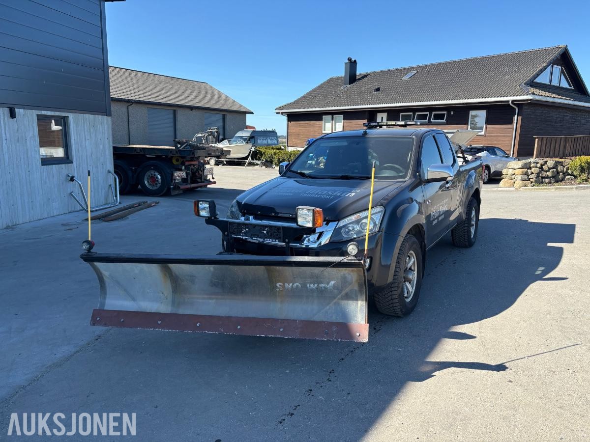 2013 Isuzu D-max 2.5-163 D 4WD, 168295km plog strøapparat brøyterigget