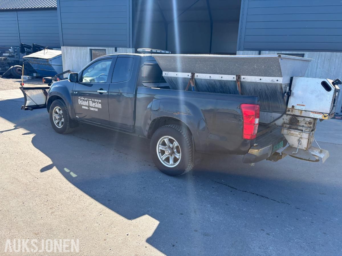2013 Isuzu D-max 2.5-163 D 4WD, 168295km plog strøapparat brøyterigget