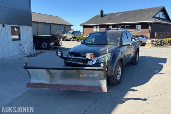 2013 Isuzu D-max 2.5-163 D 4WD, 168295km plog strøapparat brøyterigget