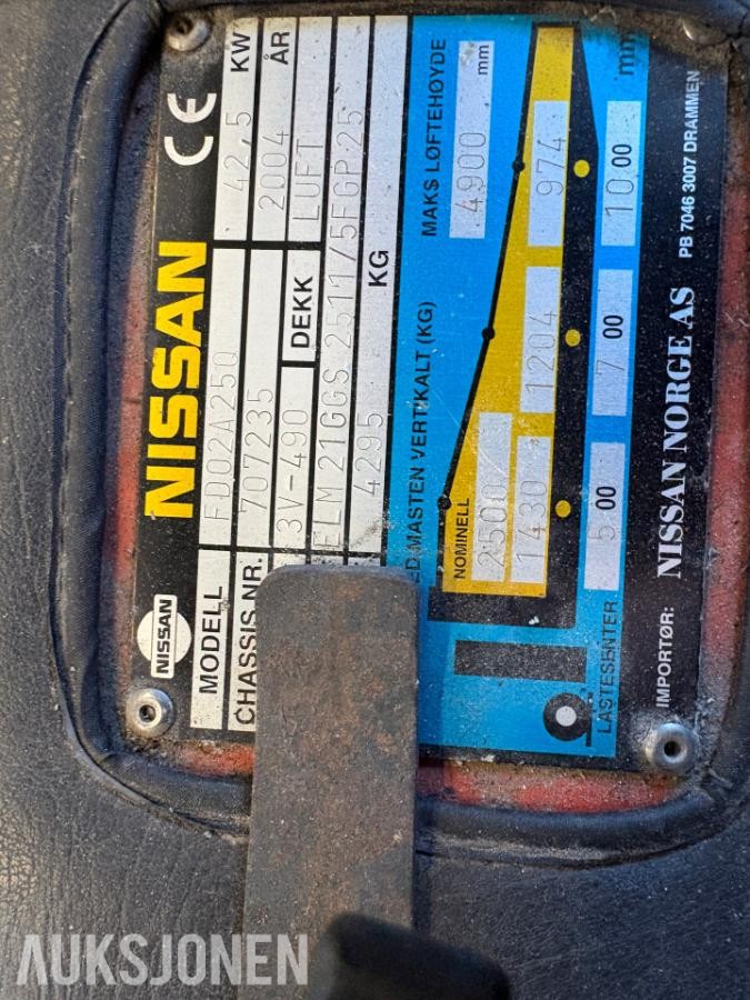 2004 Nissan 2,5 tonns diesel motvekts truck