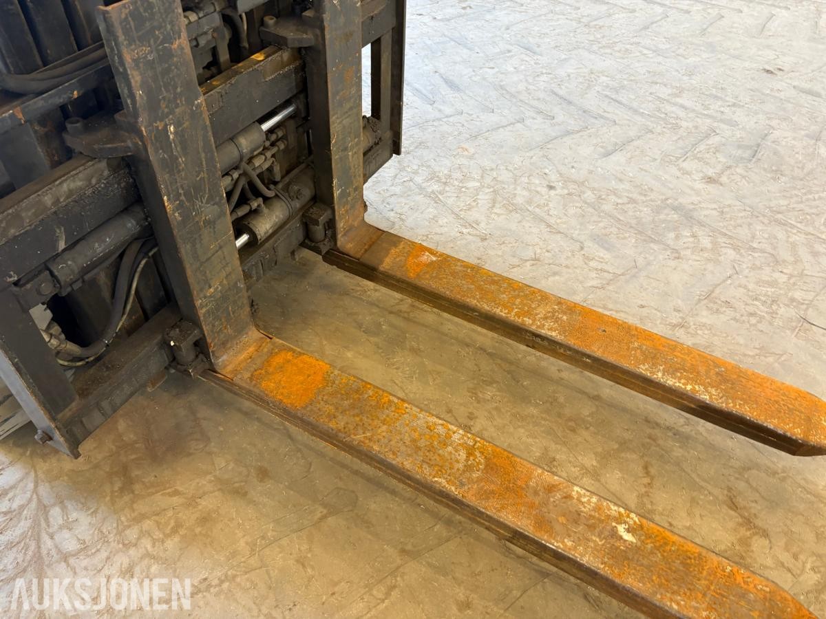 2004 Nissan 2,5 tonns diesel motvekts truck