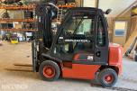 2004 Nissan 2,5 tonns diesel motvekts truck 