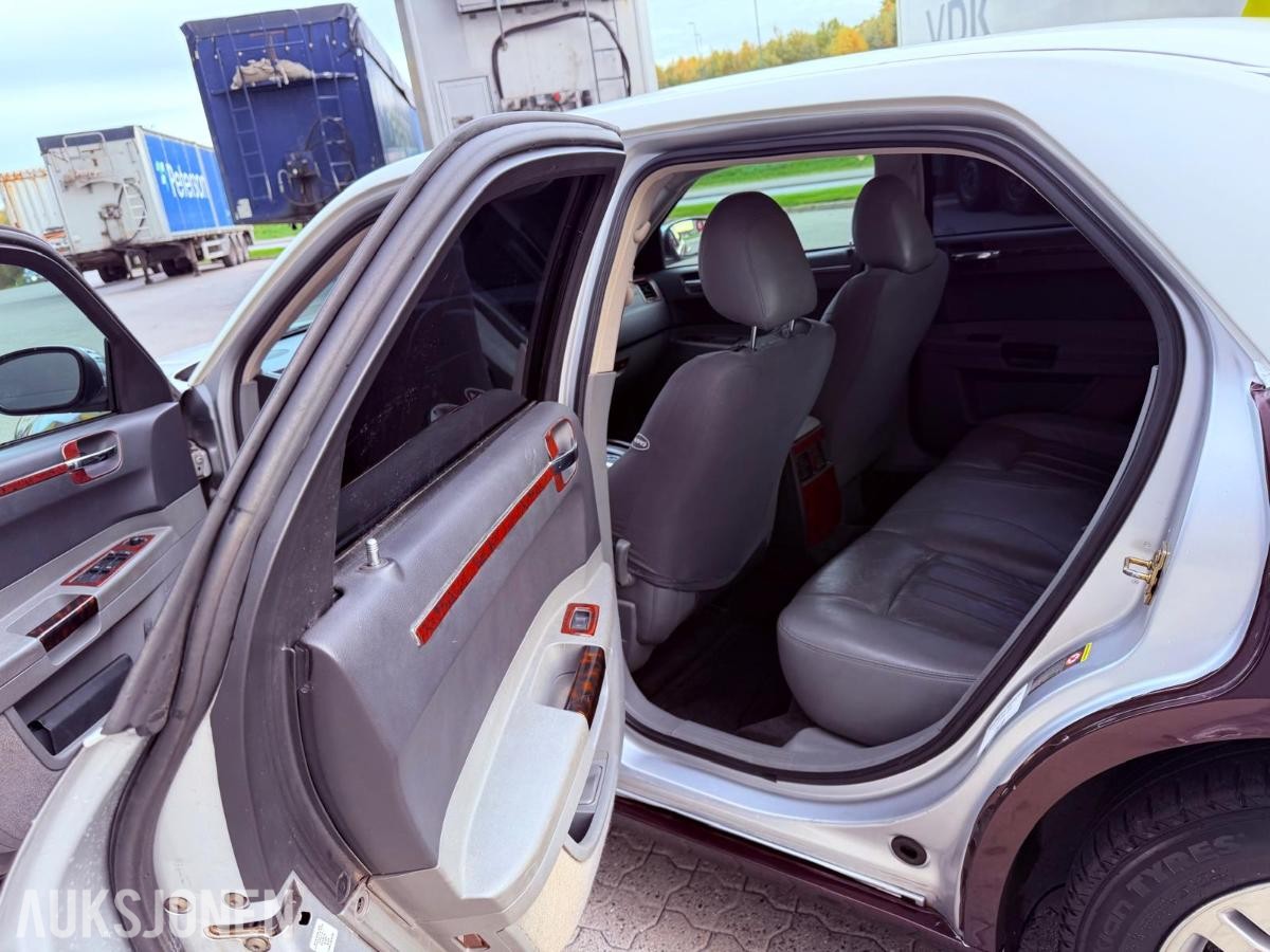 2005 CHRYSLER 300C 2.7 BENSIN AUTOMAT – SKINN / GOD PLASS