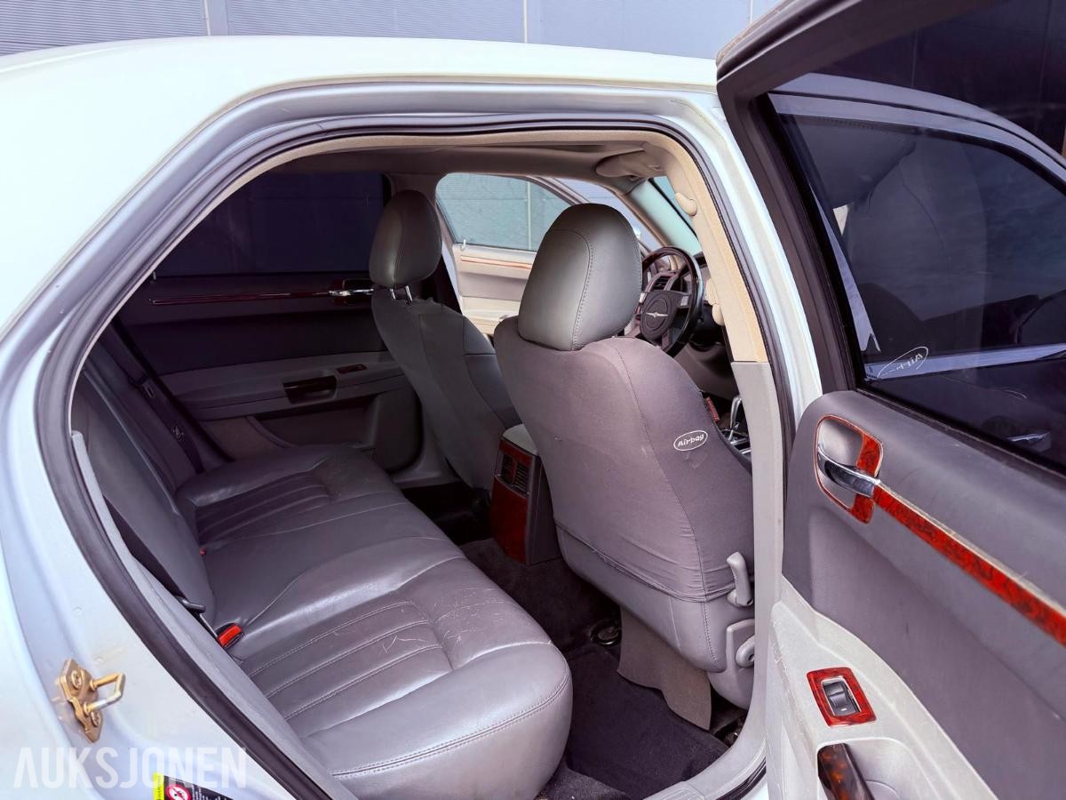 2005 CHRYSLER 300C 2.7 BENSIN AUTOMAT – SKINN / GOD PLASS