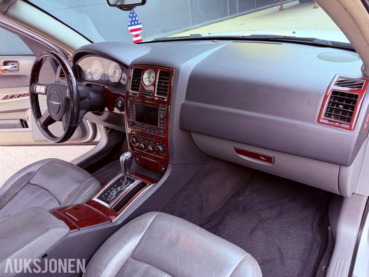 2005 CHRYSLER 300C 2.7 BENSIN AUTOMAT – SKINN / GOD PLASS