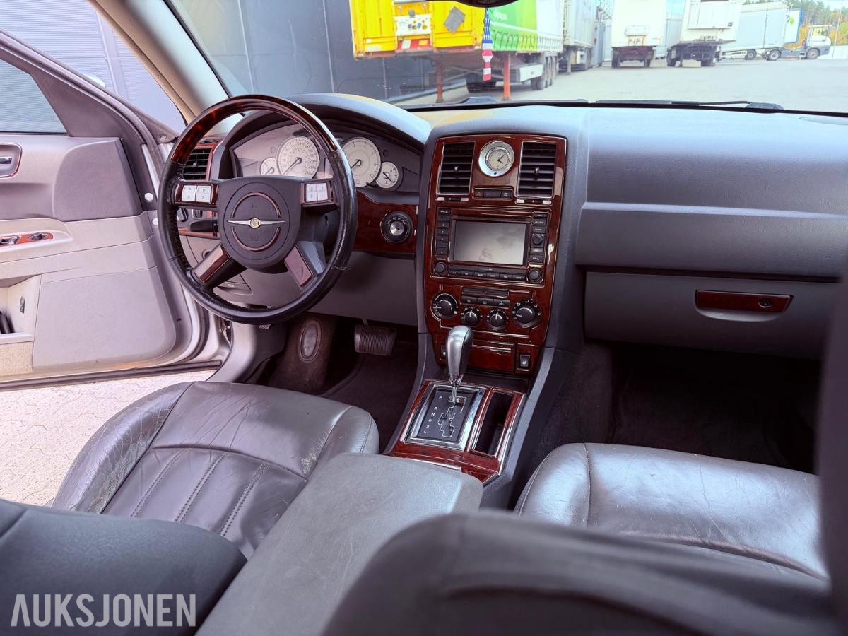 2005 CHRYSLER 300C 2.7 BENSIN AUTOMAT – SKINN / GOD PLASS
