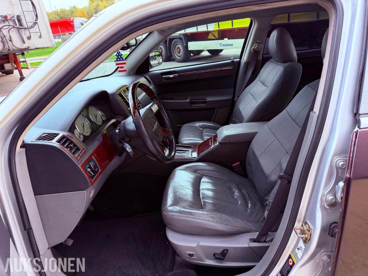 2005 CHRYSLER 300C 2.7 BENSIN AUTOMAT – SKINN / GOD PLASS