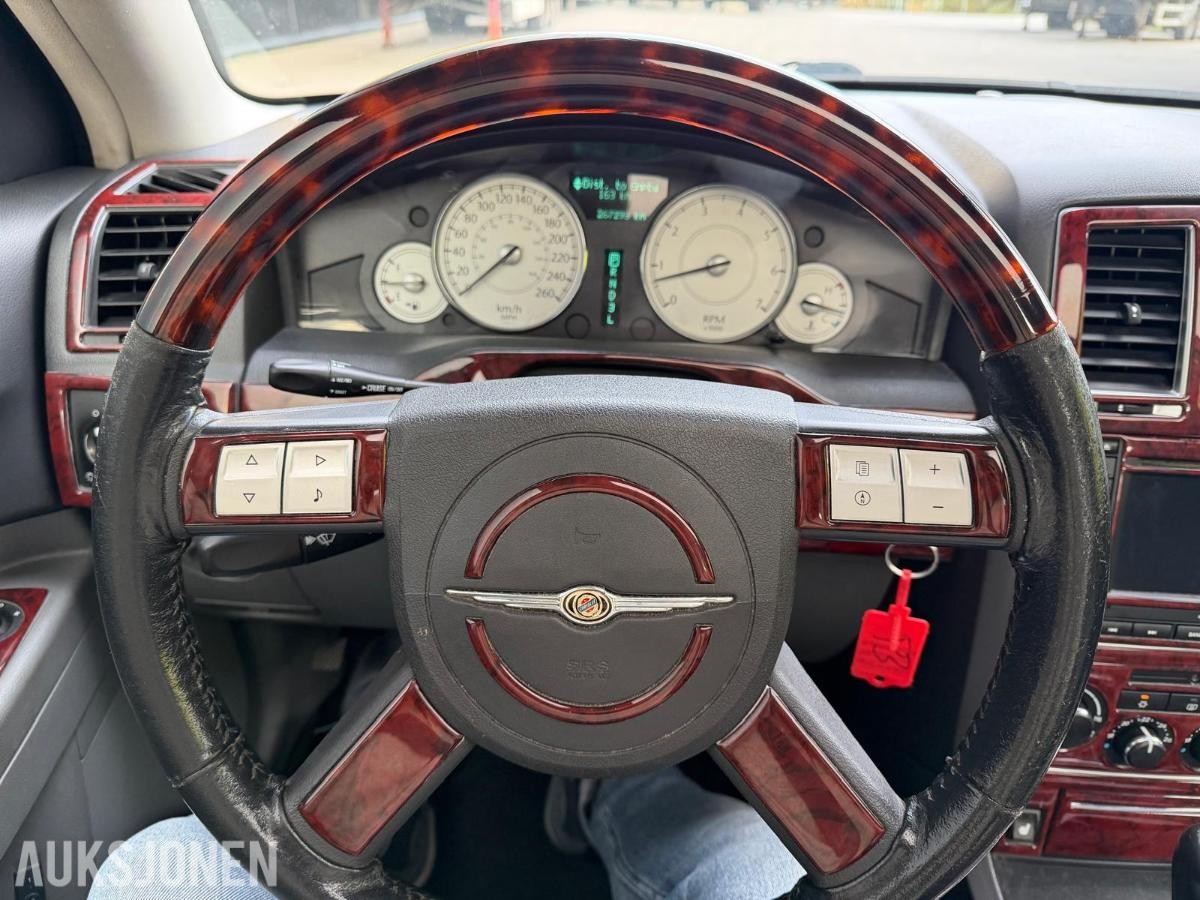 2005 CHRYSLER 300C 2.7 BENSIN AUTOMAT – SKINN / GOD PLASS