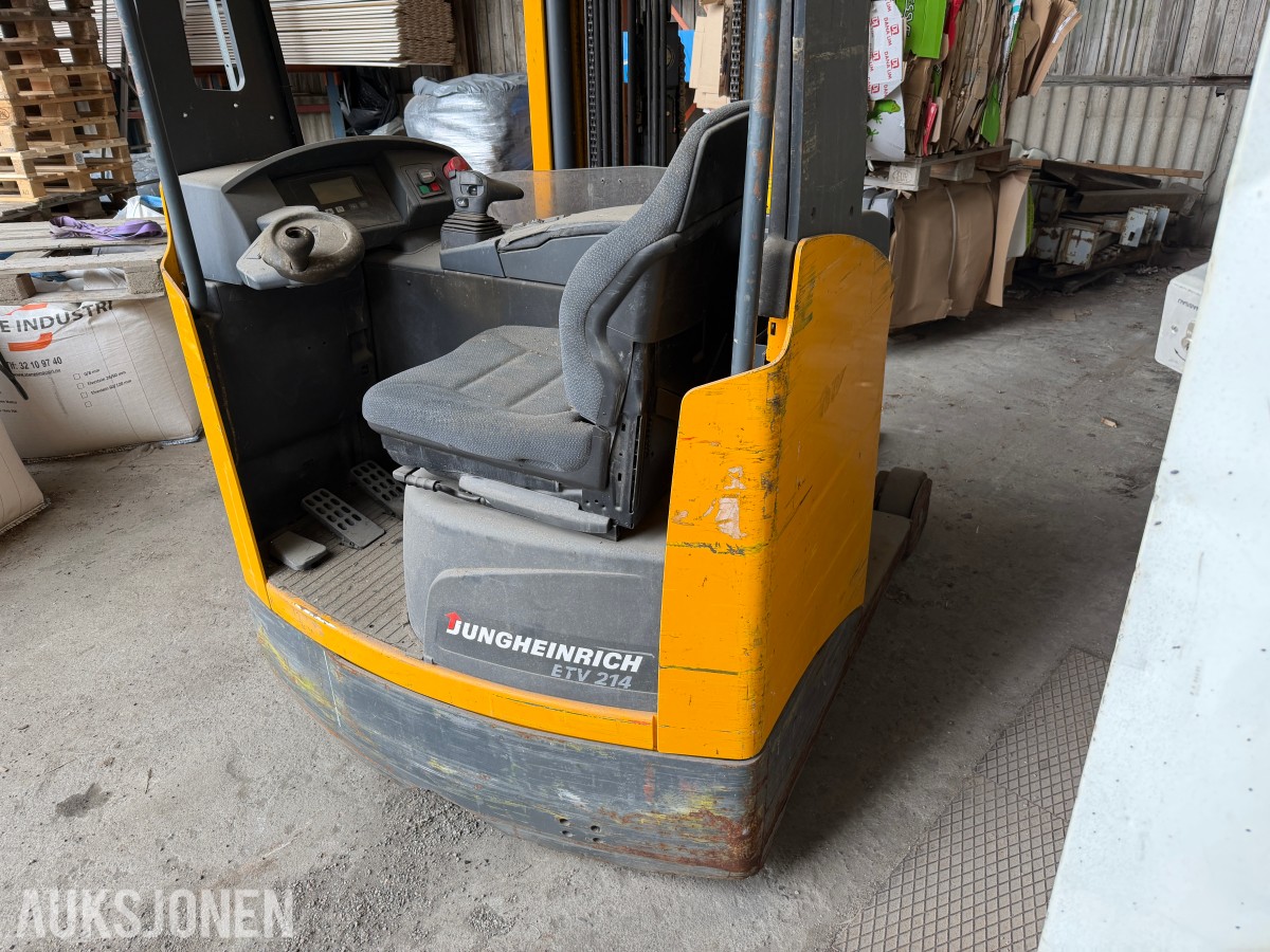 2010 Jungheinrich ETV 214 Skyvemasttruck