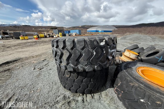 2 Hjul til Doosan DA40/MOXY MT40 Dumper