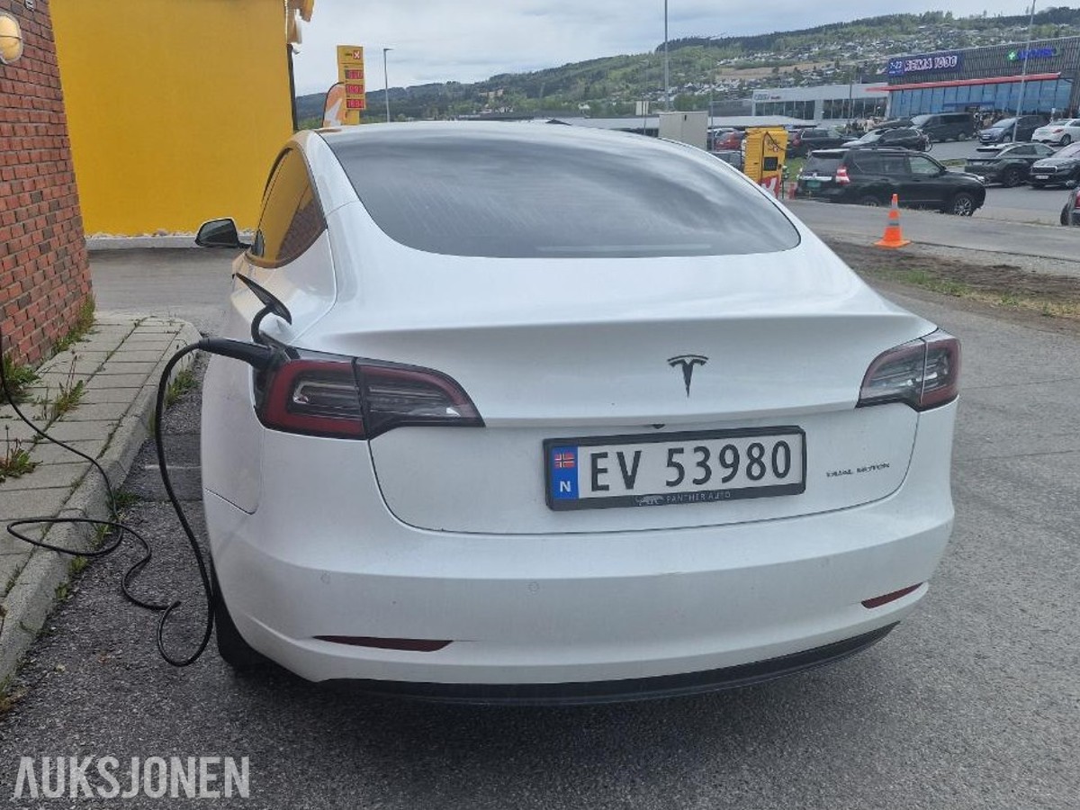 2019 Tesla Model 3 150kW Firehjulstrekk Autopilot Full Self Drive