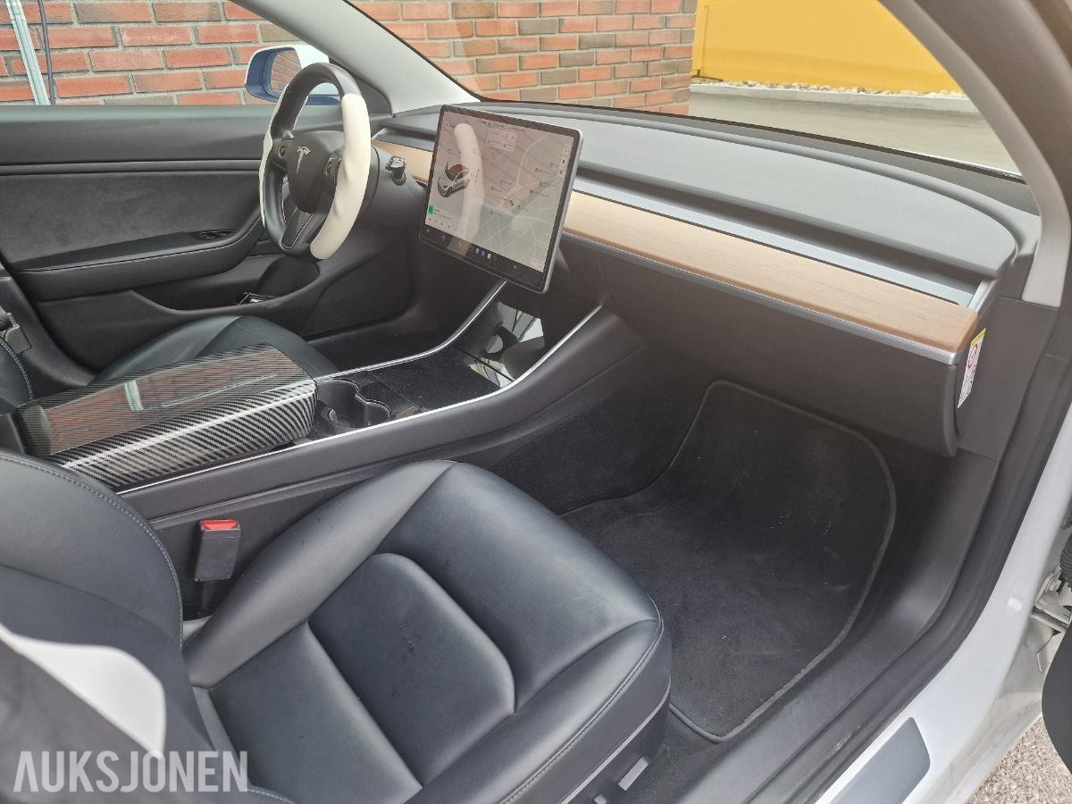 2019 Tesla Model 3 150kW Firehjulstrekk Autopilot Full Self Drive