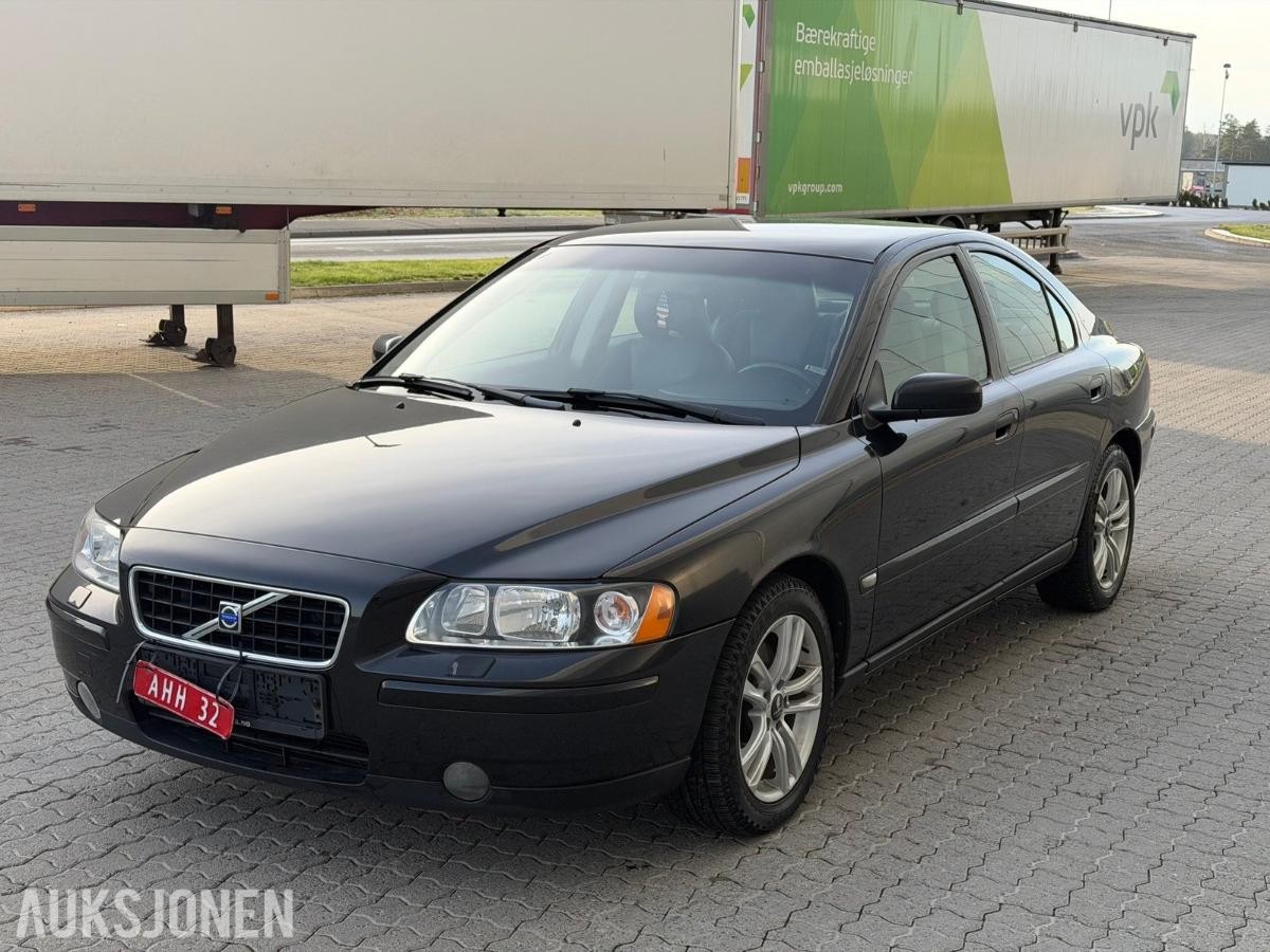2005 VOLVO S60 2,0T 180HK AUTOMAT | SKINN | HENGERFESTE