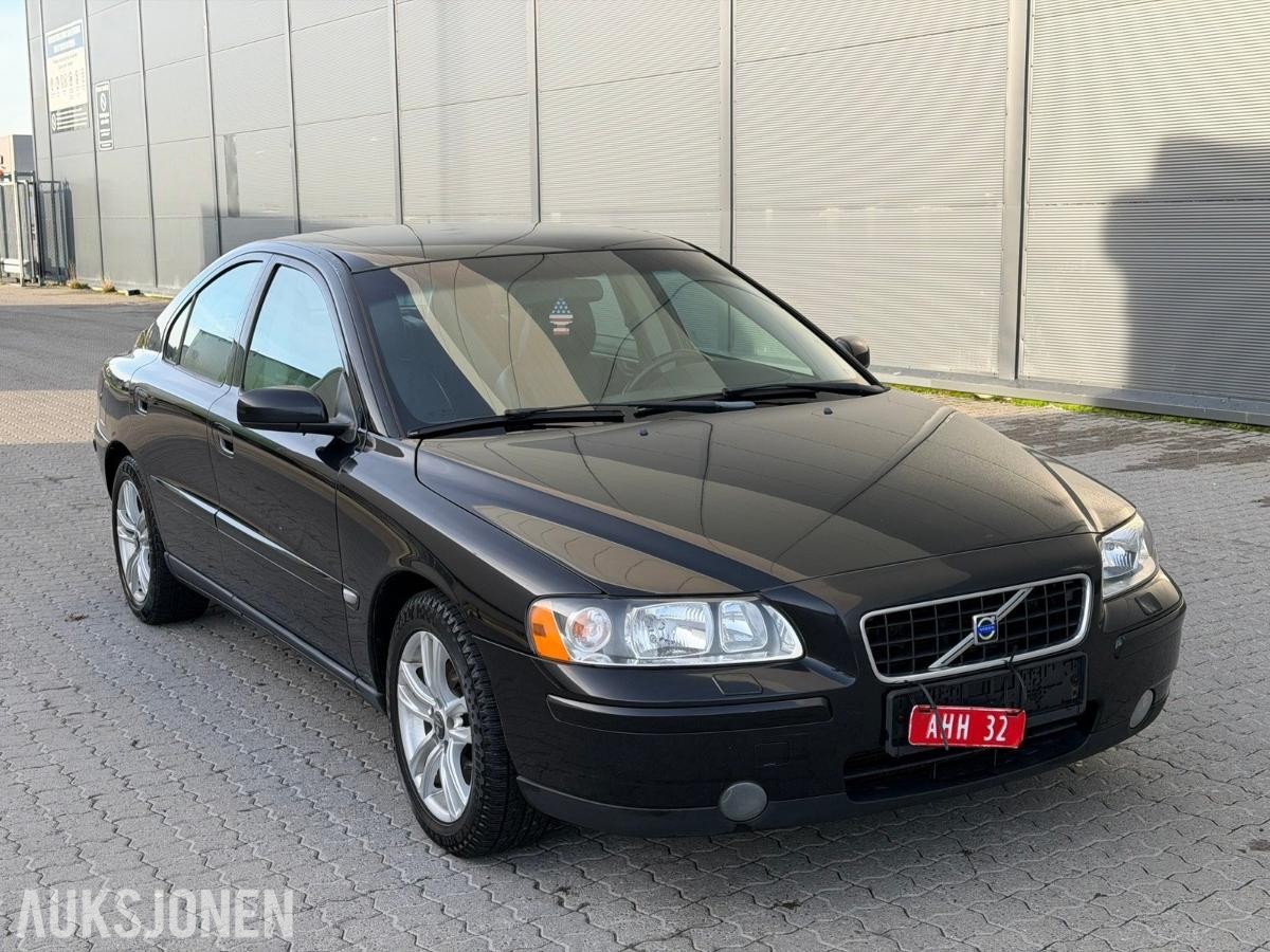 2005 VOLVO S60 2,0T 180HK AUTOMAT | SKINN | HENGERFESTE