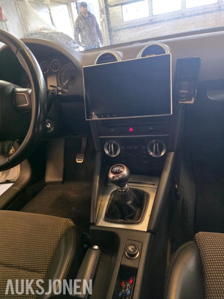 Vehicle image 29
