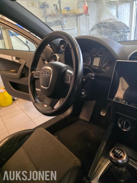 Vehicle image 31