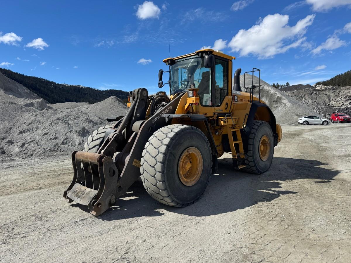 2013 Volvo L180G hjullaster med sentralsmøring, Spakstyring og 3. funksjon