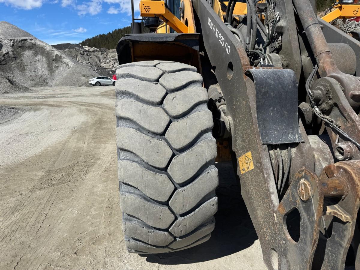 2013 Volvo L180G hjullaster med sentralsmøring, Spakstyring og 3. funksjon