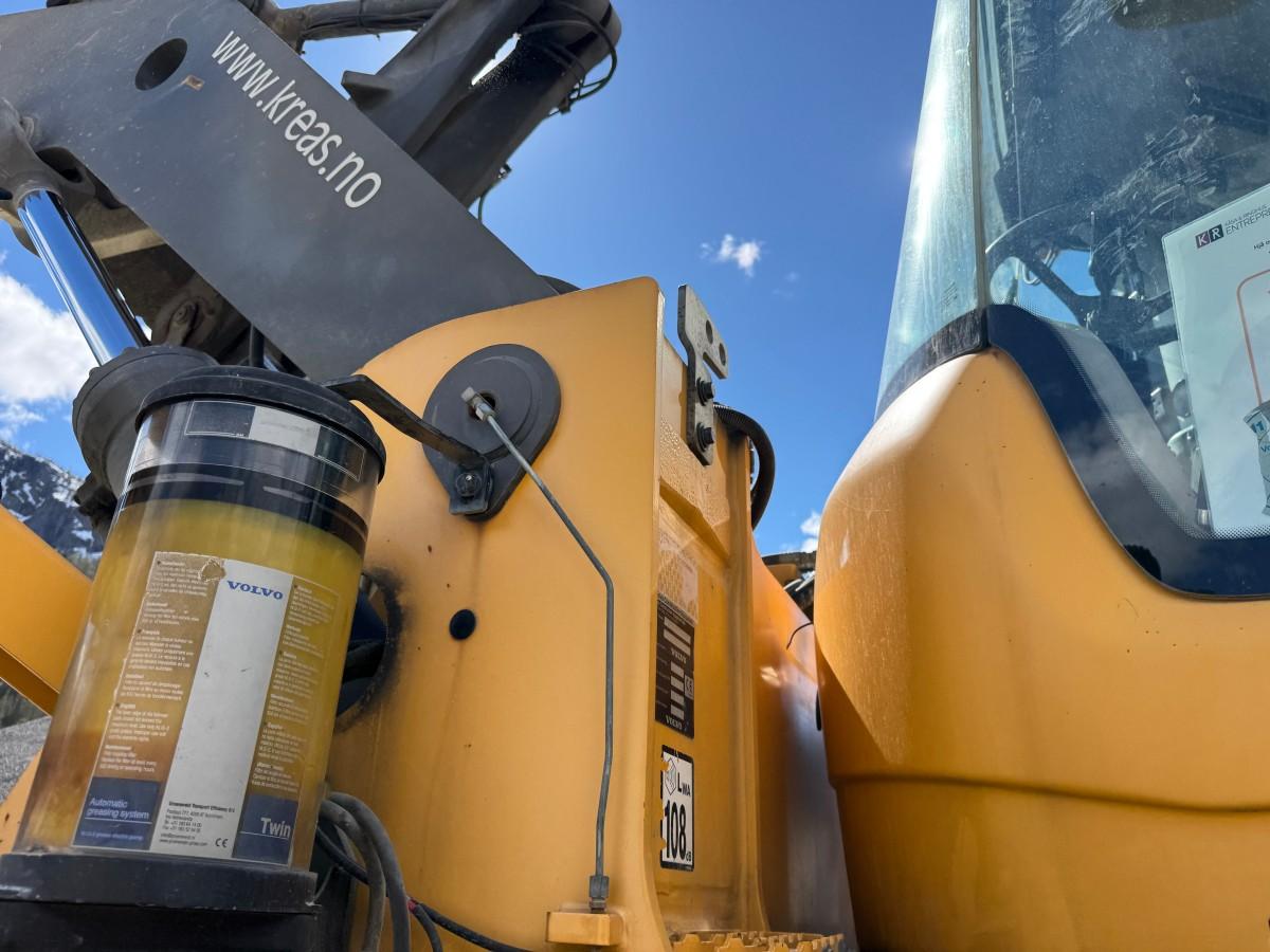 2013 Volvo L180G hjullaster med sentralsmøring, Spakstyring og 3. funksjon