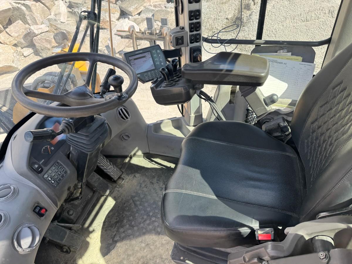 2013 Volvo L180G hjullaster med sentralsmøring, Spakstyring og 3. funksjon