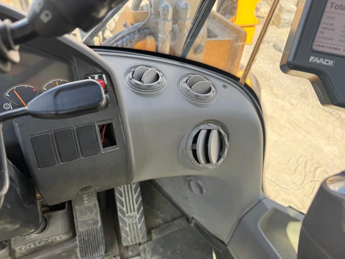 2013 Volvo L180G hjullaster med sentralsmøring, Spakstyring og 3. funksjon