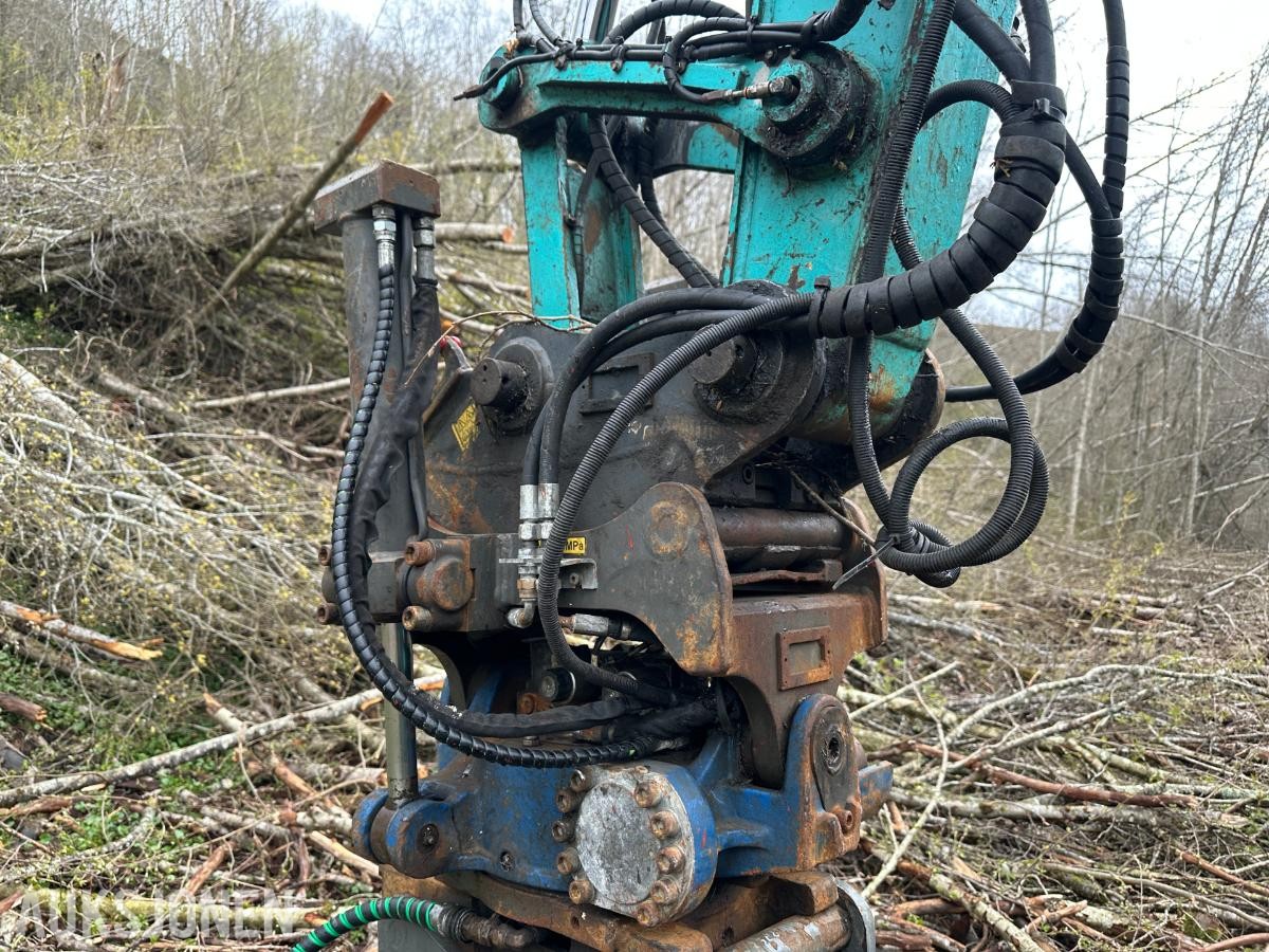 2015 Kobelco SK75SR Gravemaskin | Rotortilt, tømmerklype og pusseskuffe |
