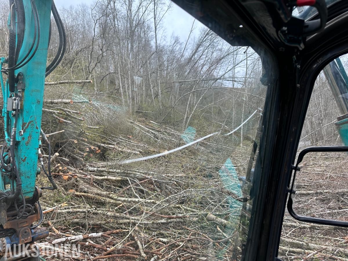 2015 Kobelco SK75SR Gravemaskin | Rotortilt, tømmerklype og pusseskuffe |