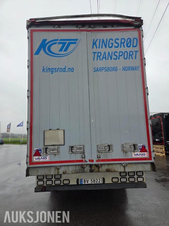 2017 Vang 3-akslet henger med sideåpning.