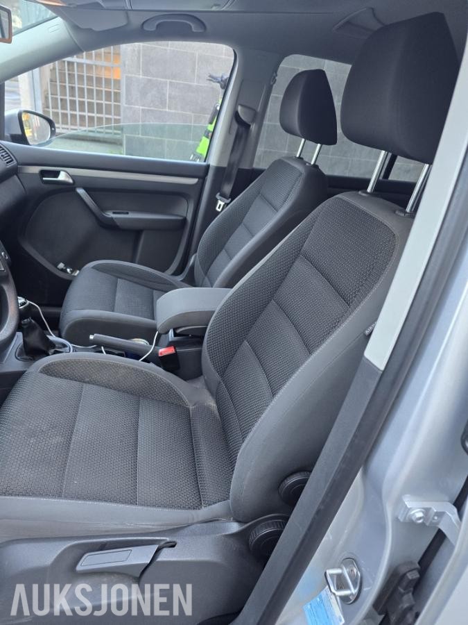 2011 Volkswagen Touran 1.6 diesel 105hk cruisekontroll hengerfeste s+v dekk