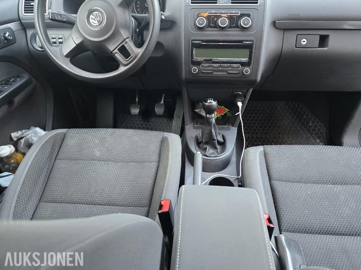 2011 Volkswagen Touran 1.6 diesel 105hk cruisekontroll hengerfeste s+v dekk
