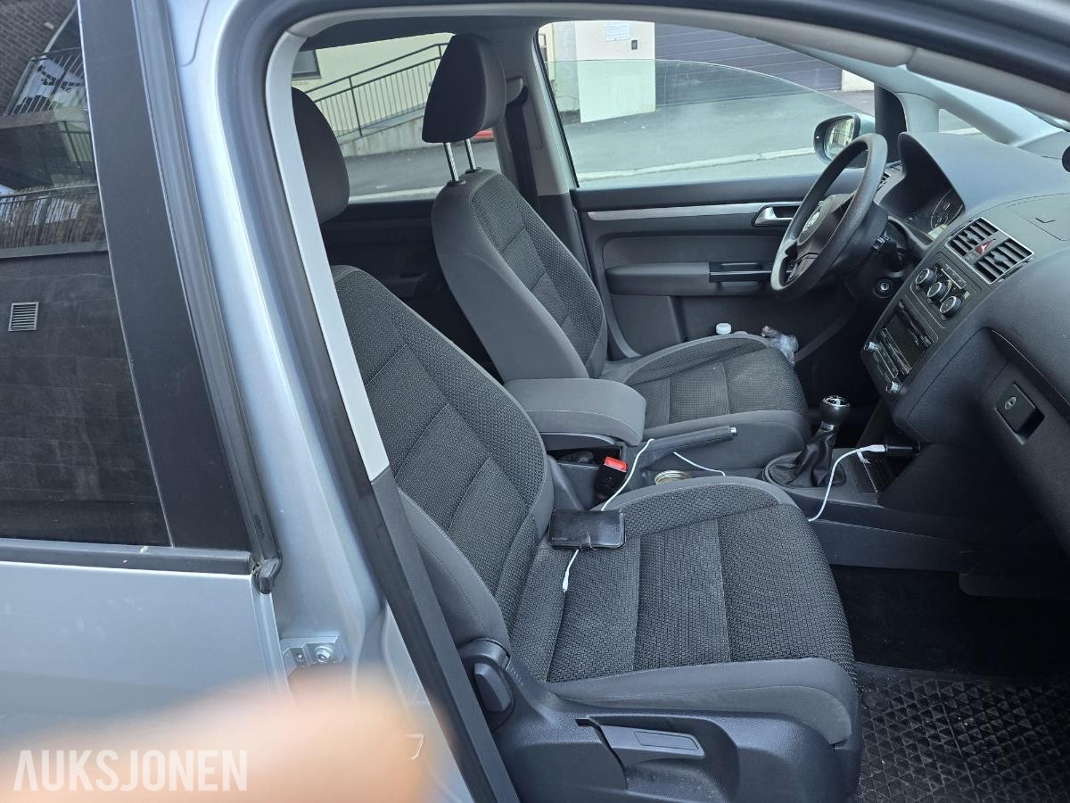 2011 Volkswagen Touran 1.6 diesel 105hk cruisekontroll hengerfeste s+v dekk