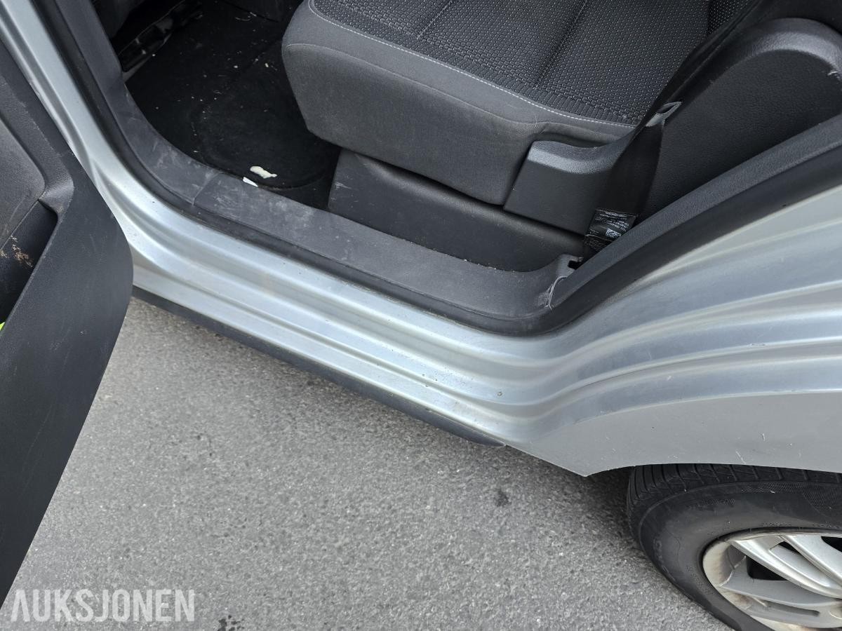 2011 Volkswagen Touran 1.6 diesel 105hk cruisekontroll hengerfeste s+v dekk