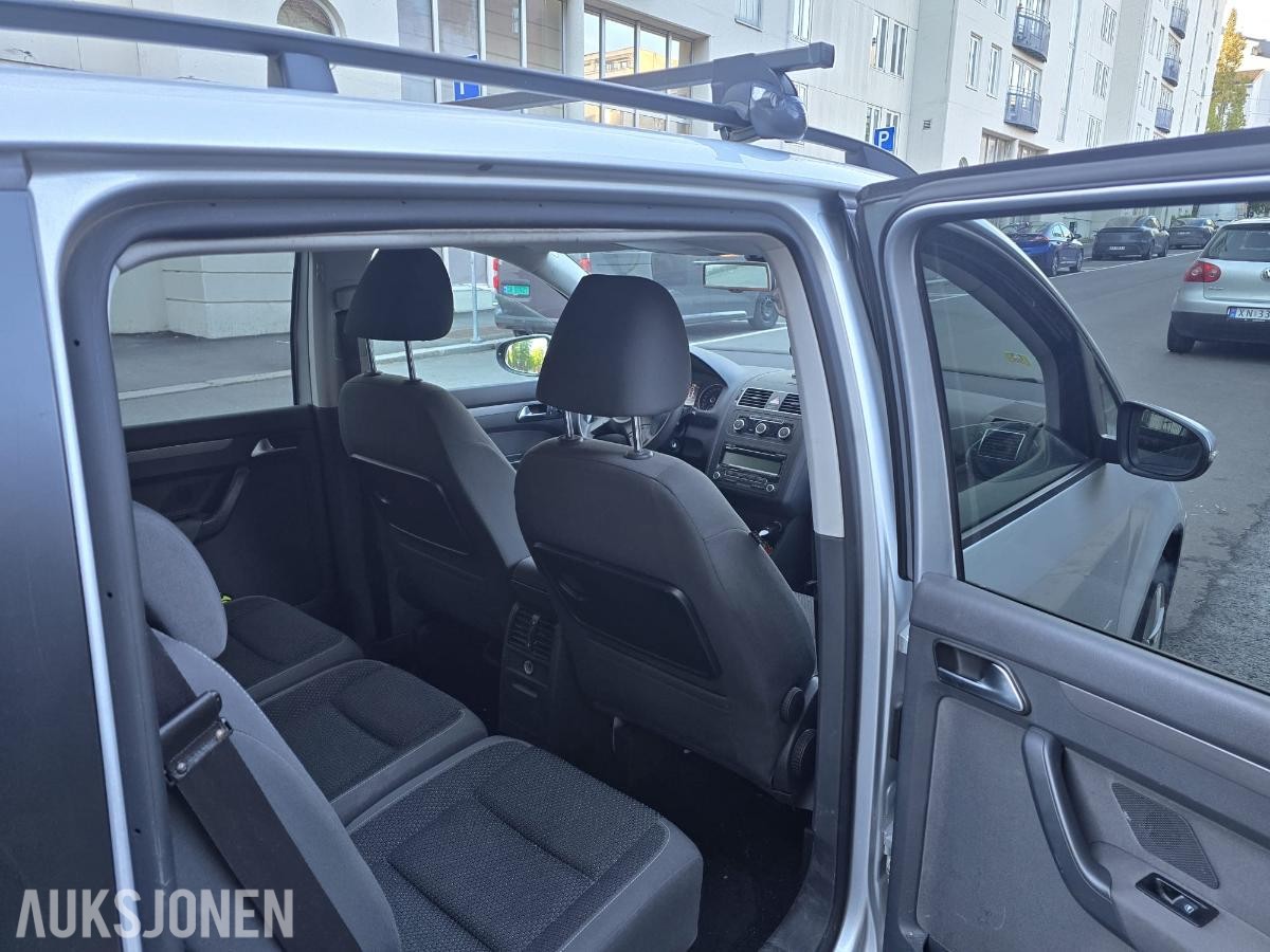 2011 Volkswagen Touran 1.6 diesel 105hk cruisekontroll hengerfeste s+v dekk
