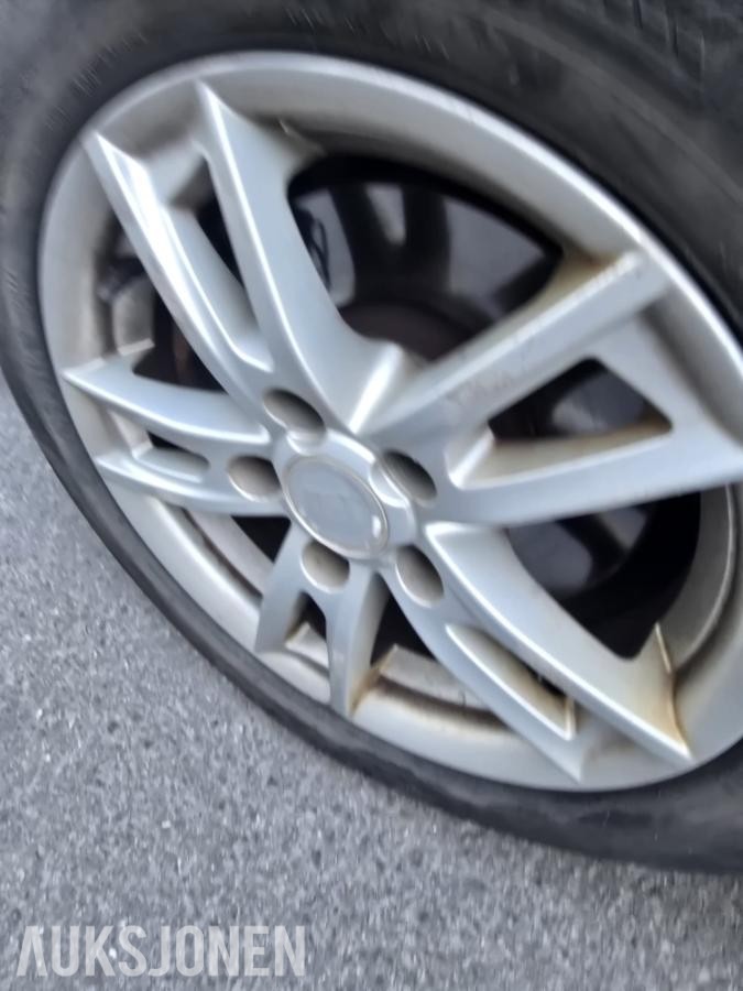 2011 Volkswagen Touran 1.6 diesel 105hk cruisekontroll hengerfeste s+v dekk