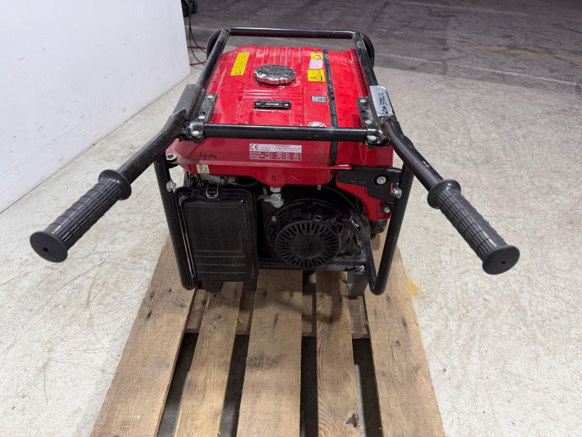 1998 Honda EM3000X aggregat på hjul.