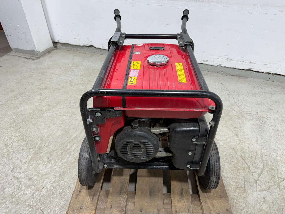 1998 Honda EM3000X aggregat på hjul.