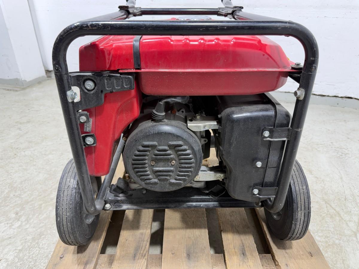 1998 Honda EM3000X aggregat på hjul.